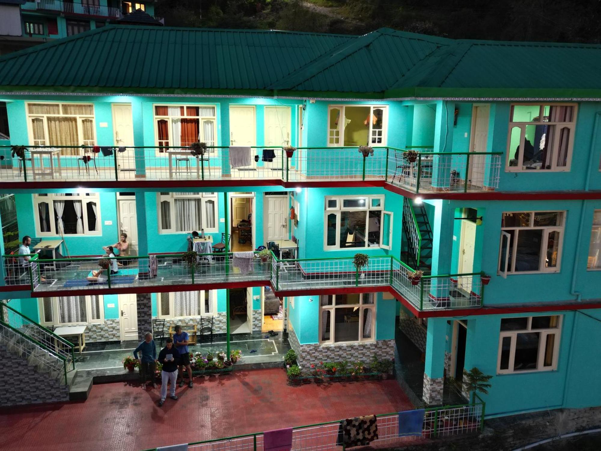 Jagatram Niwas Guesthouse Dharamkot Дармсала Экстерьер фото