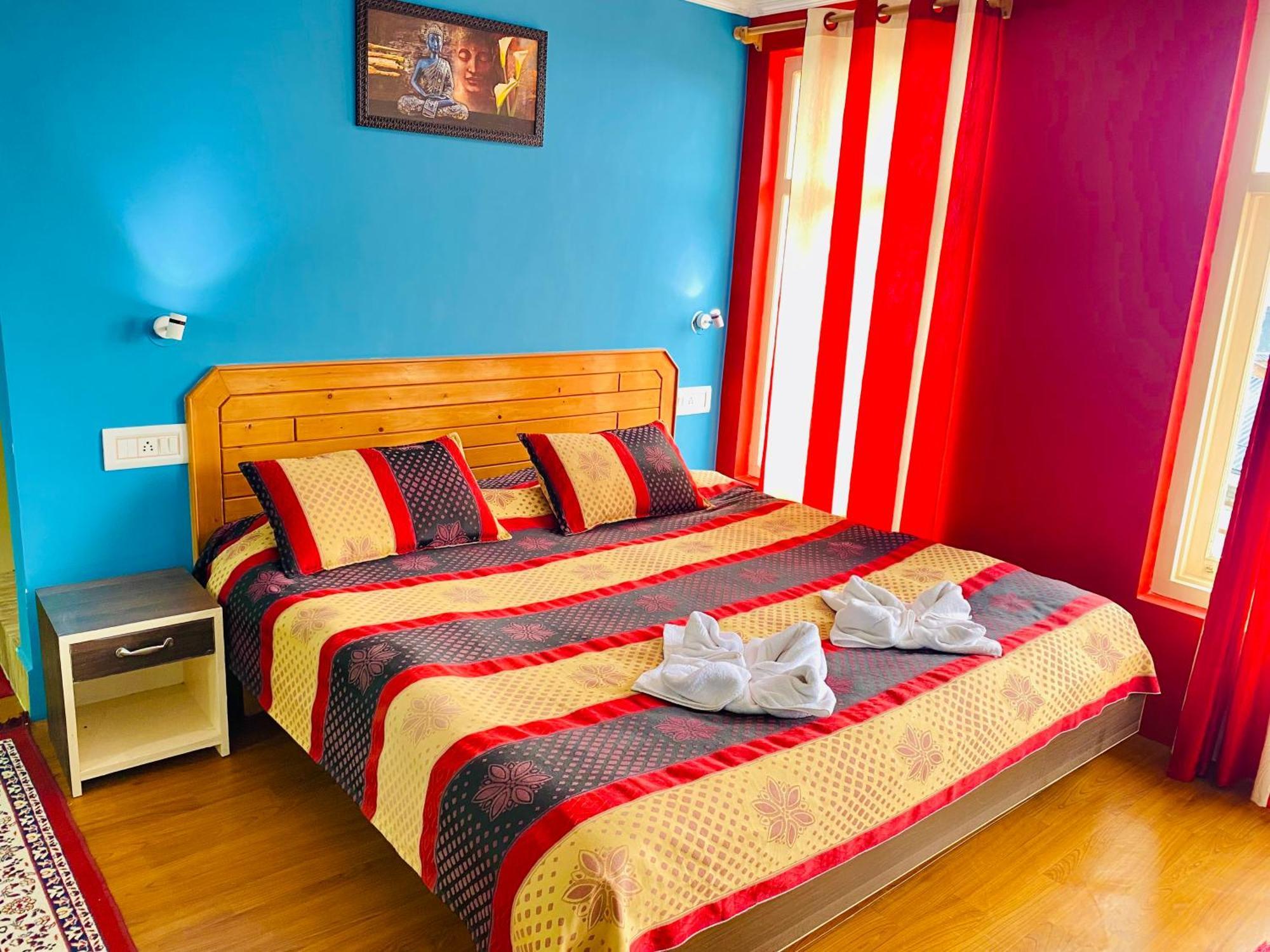 Jagatram Niwas Guesthouse Dharamkot Дармсала Экстерьер фото