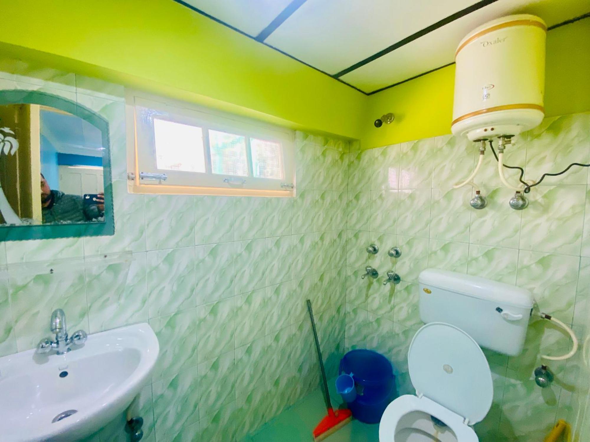 Jagatram Niwas Guesthouse Dharamkot Дармсала Экстерьер фото